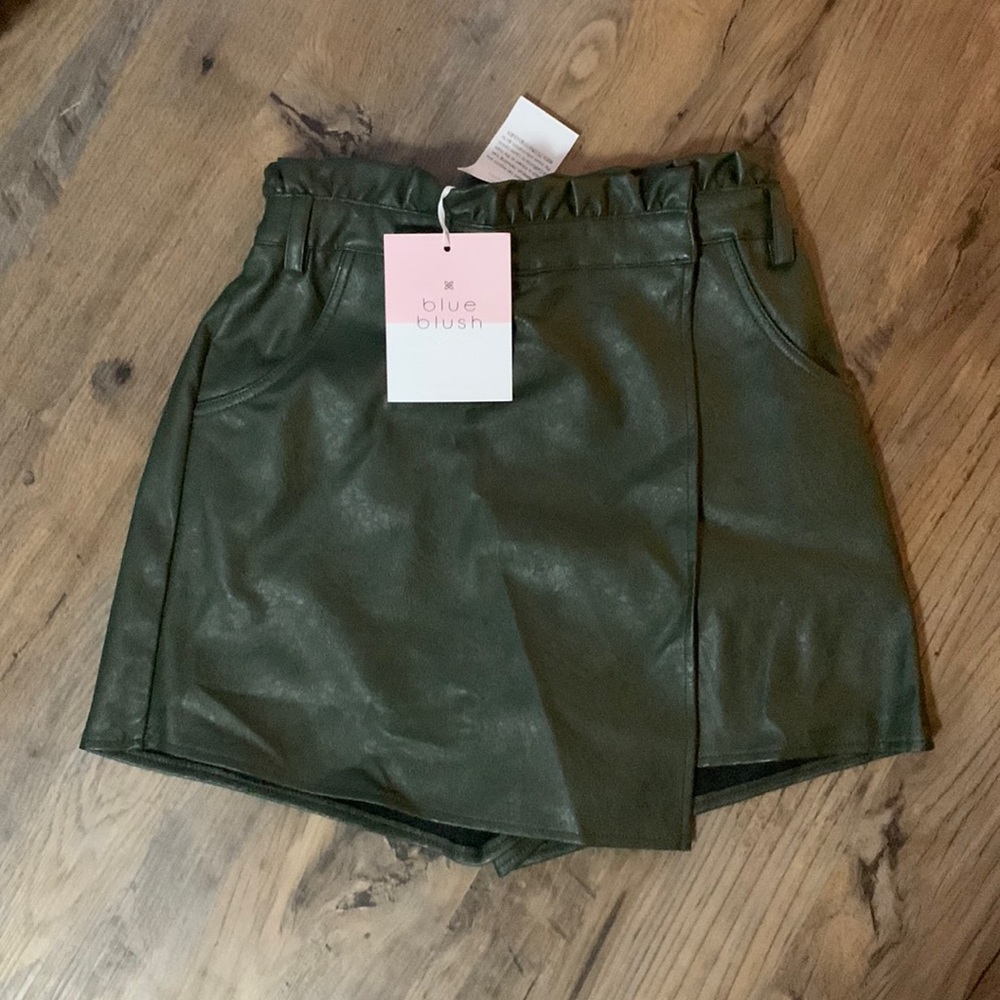 Skort.